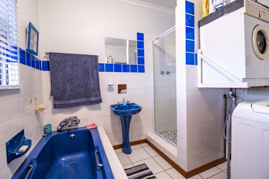 4 Bedroom Property for Sale in Rondebosch East Western Cape